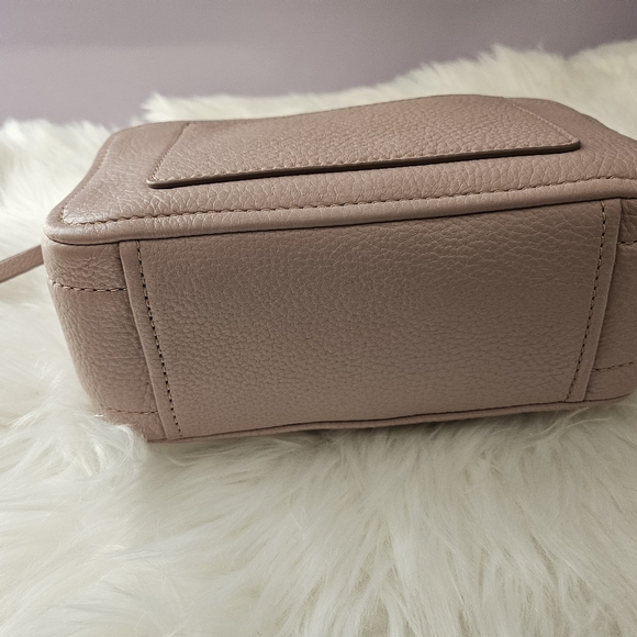 The Glam Shot 21 Camera Chain Crossbody Bag - Picture 6 of 9